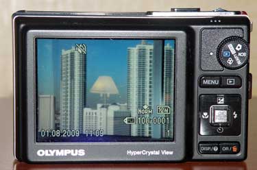 Olympus-Stylus-9000-back-375.jpg