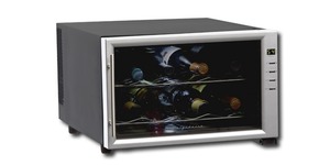 http://reviewed-production.s3.amazonaws.com/attachment/156fc33aee1b8f8e77e08e82189484debf52fad6/s300x150_frigidaire_FWC084HM.jpg
