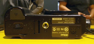 Nikon-p6000-bottom-375.jpg