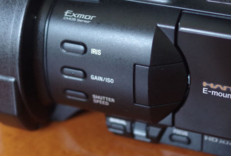 Sony_NEX-VG900_ManualControls.jpg