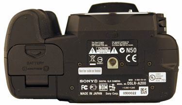 Sony-a200-bottom-375.jpg