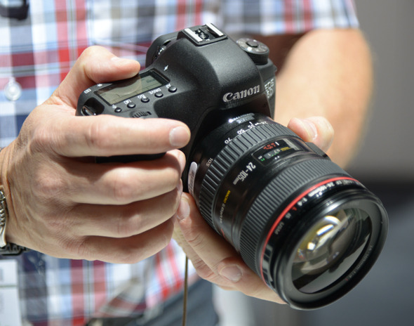 CANON_EOS_6D-HANDLING1.jpg