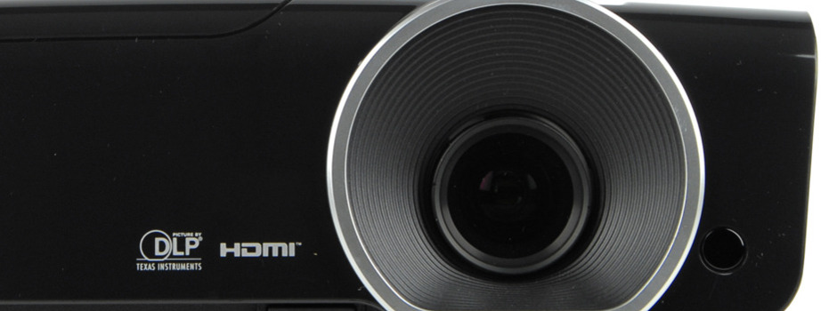 http://reviewed-production.s3.amazonaws.com/attachment/cdaf1bcdcd4c5fc02e75178c822d98bf3ae2160c/s940x350_Vivitek-D950HD-front.jpg