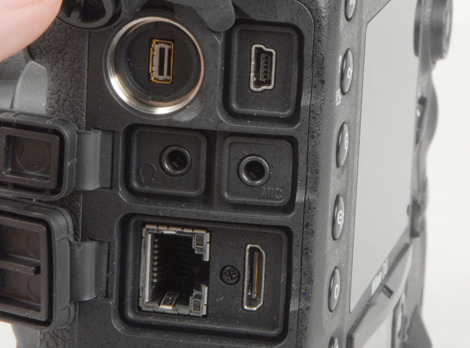 NIKON-D4-REVIEW-PORTS1.jpg