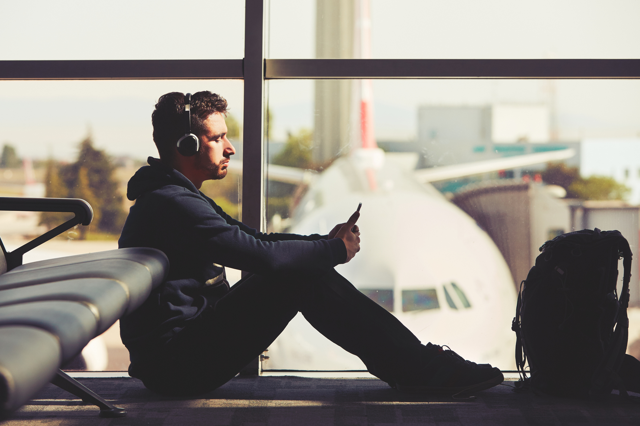 5 ways to survive getting stuck in an airport - Reviewed.com