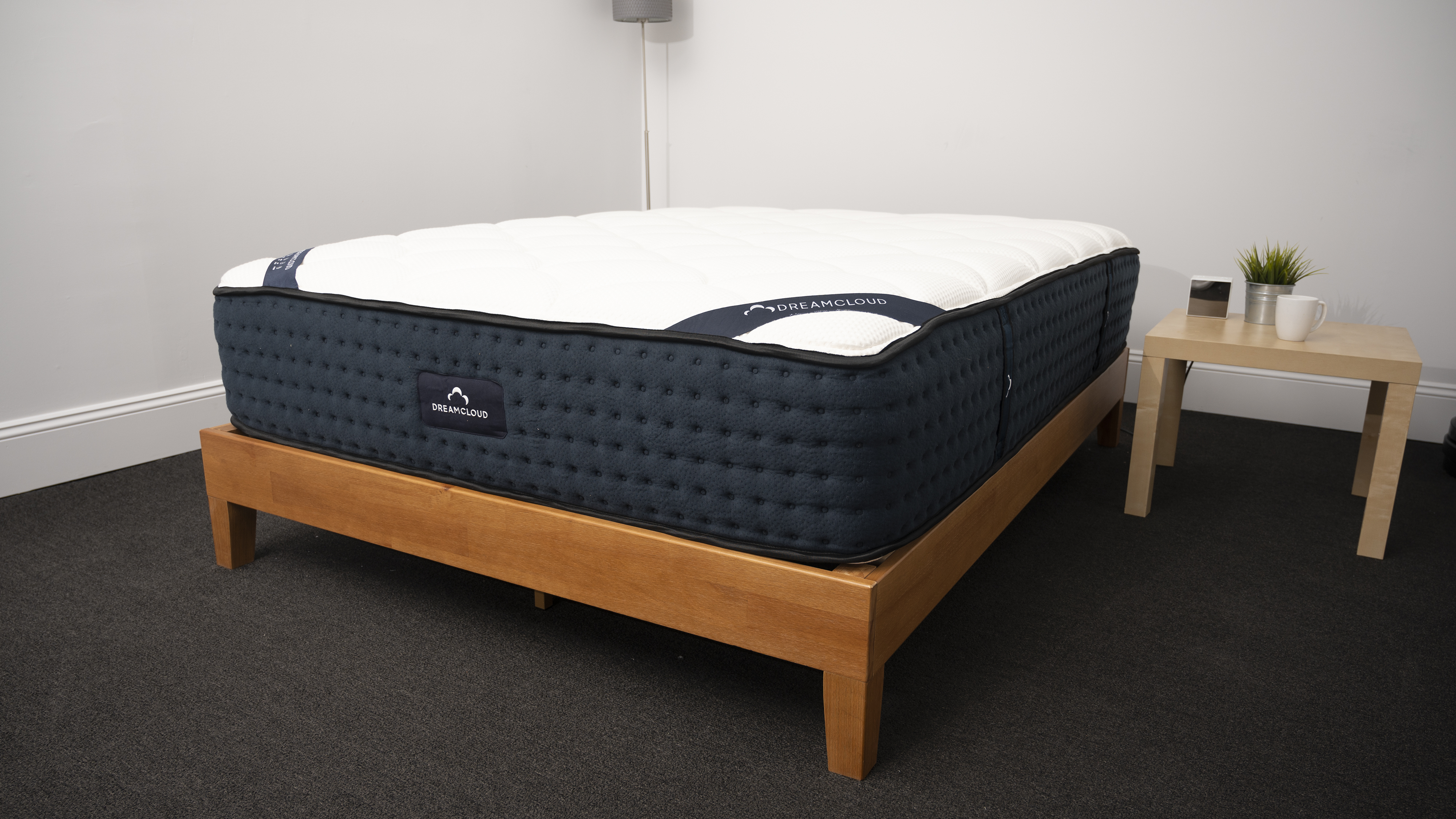 dreamcloud mattress foundation