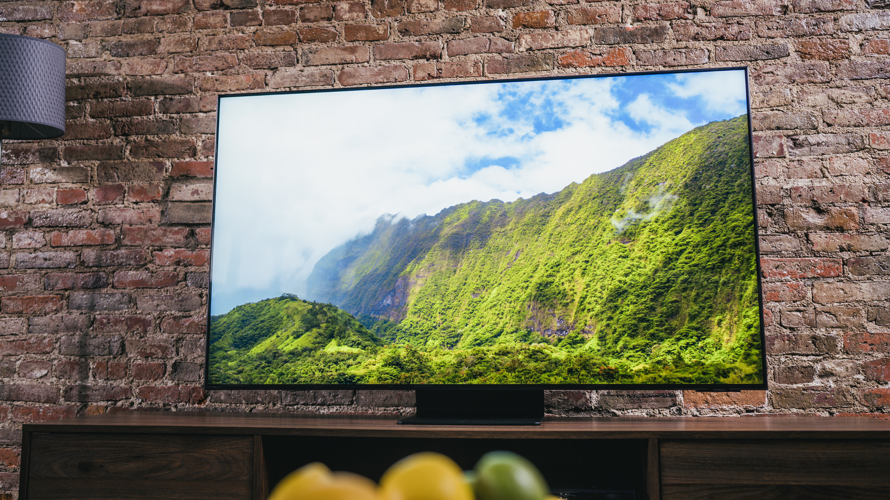 Какие хорошие телевизоры в 2023 году. Телевизор Samsung qn90a. Hisense 55u8hq. Телевизор самсунг 2023. Samsung qn90a QLED.