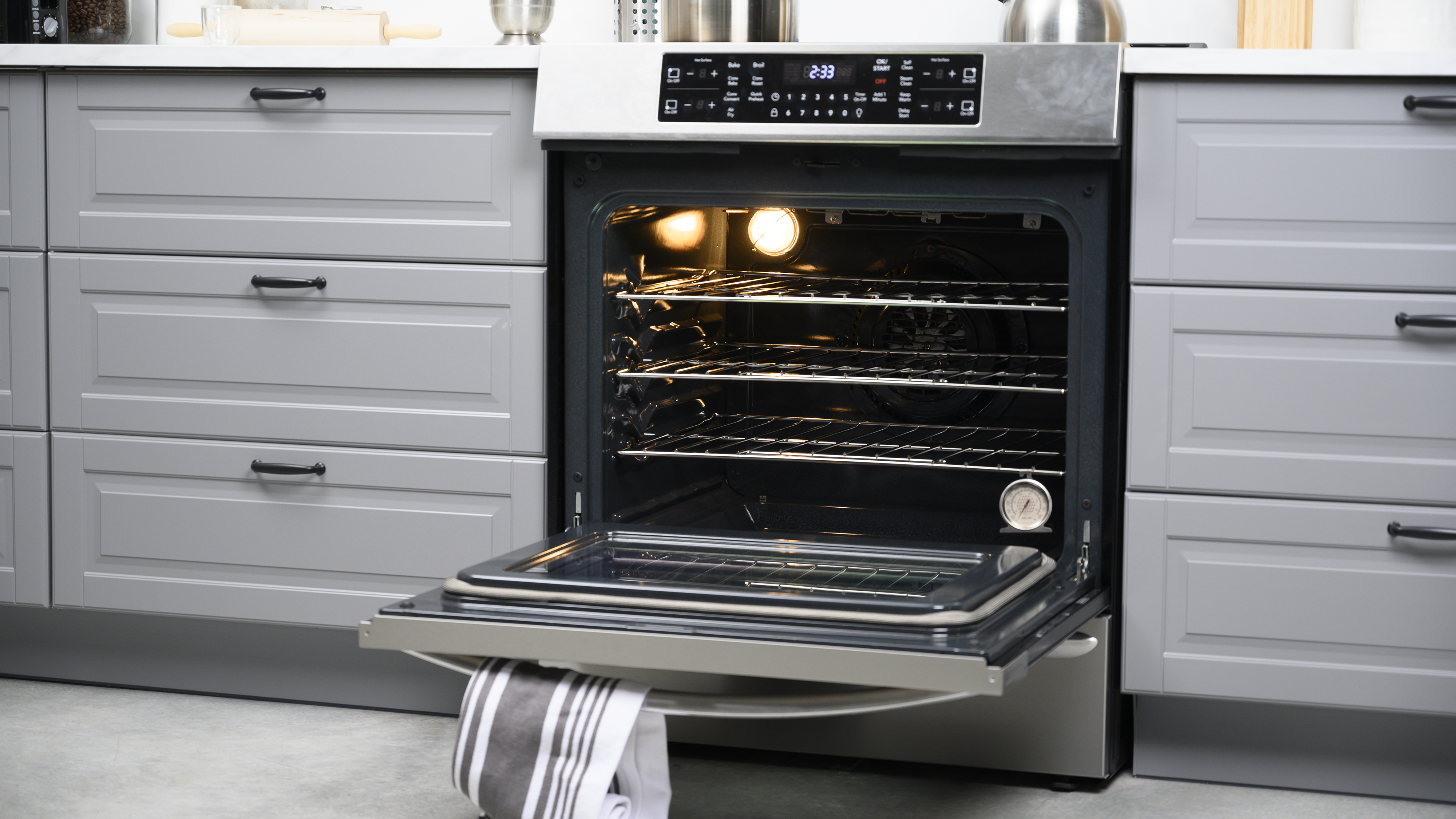 Frigidaire-FGIH3047VF Oven Open