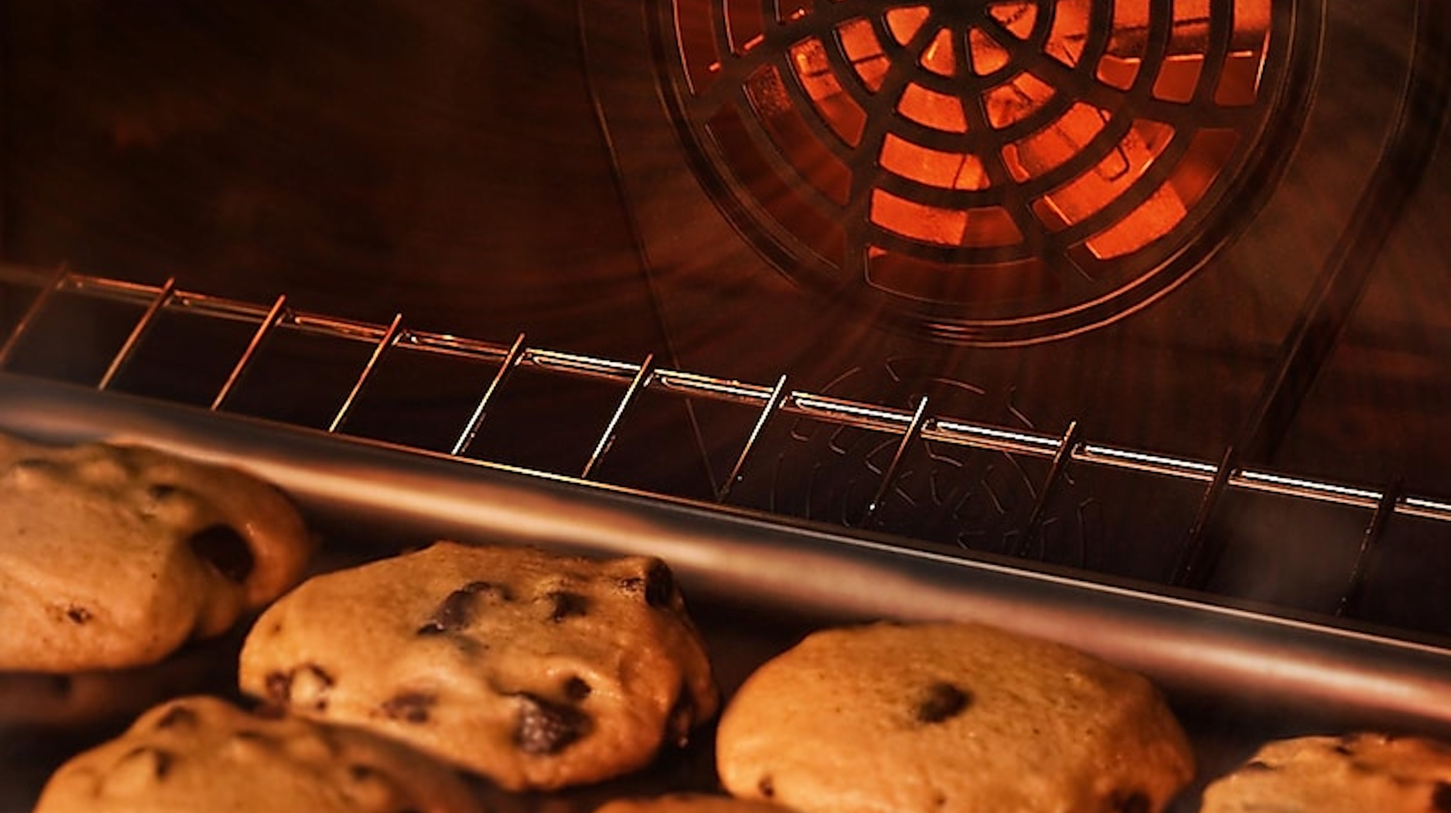 Samsung NX58H5600SS имеет конвекцию и другие замечательные функции.